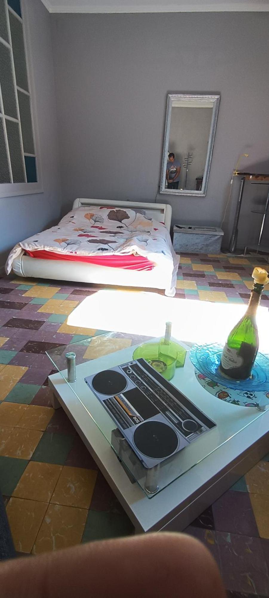 Un Nid D Amour Au Coeur De Sete Luaran gambar